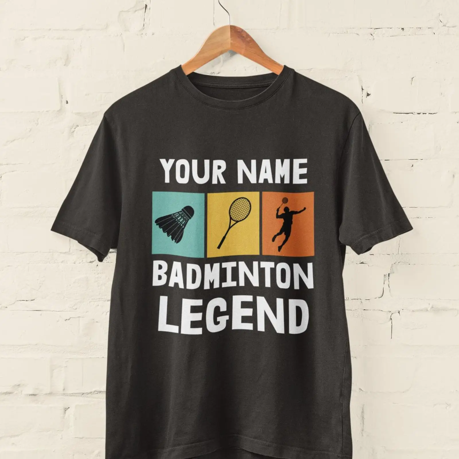 Badminton Legend - パーソナライズされたバドミントンレジェンドTシャツ、選手用カスタムネーム入り、ヴィンテージウォッシュ加工ストリートウェアグラフィック、わずかにストレッチ加工